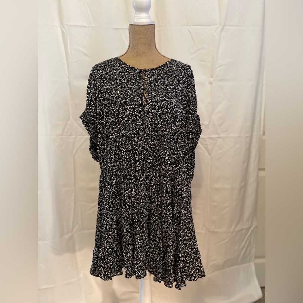 Free People Sz L Baby Doll Tunic Black w White Flowers Empire Drawstring Buttons